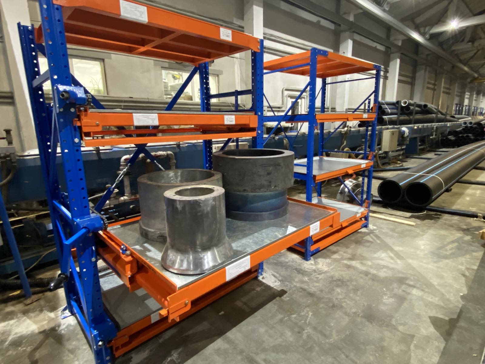 Стеллажи с выкатными платформами серии SLIDE-1400