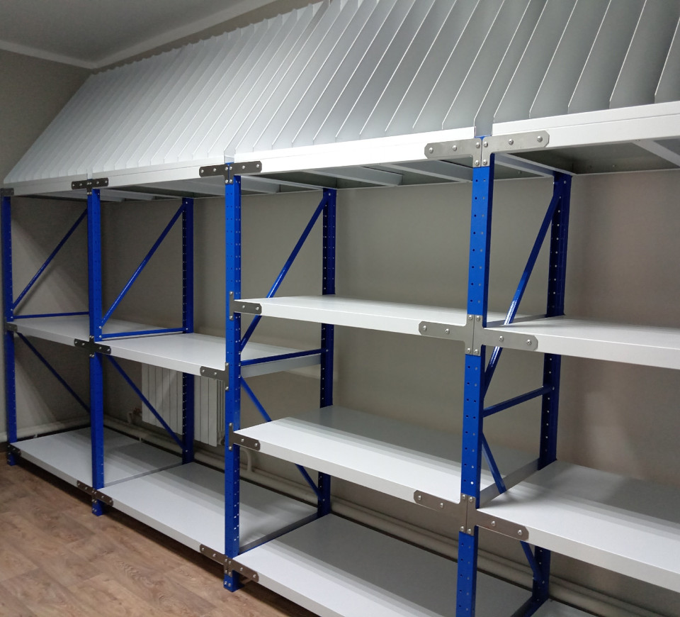 Среднегрузовые стеллажи серии СГС