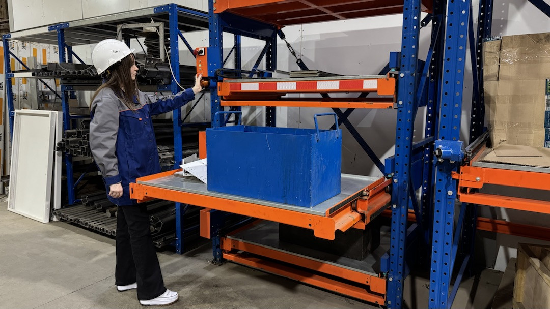 Стеллажи с полками полного выдвижения