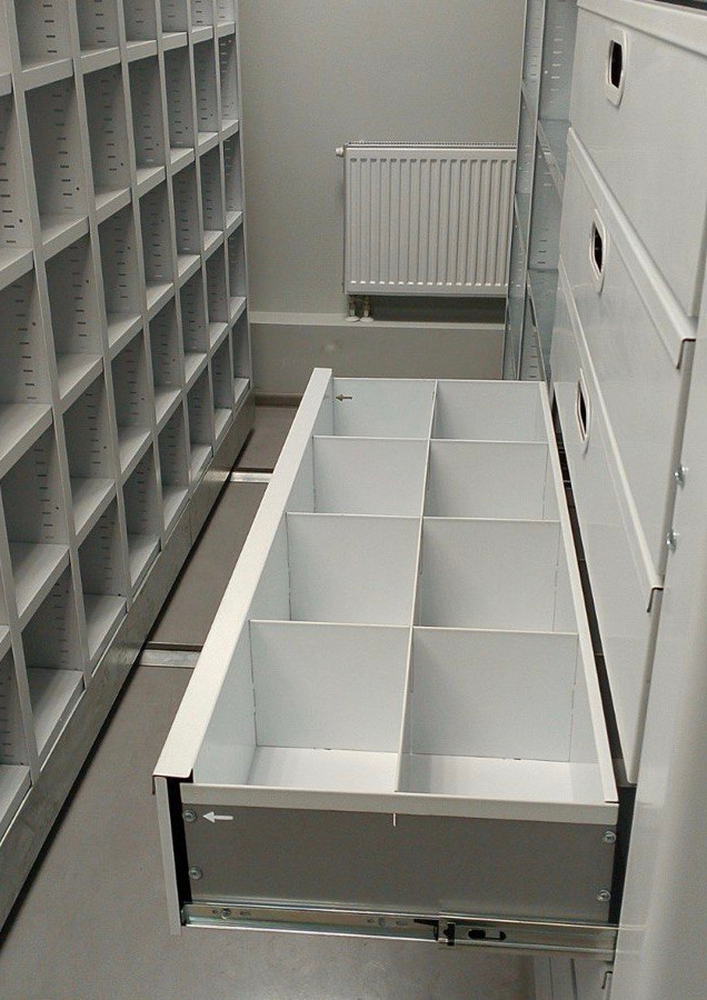 стационарный стеллаж с ящиками для инструментальной кладовой