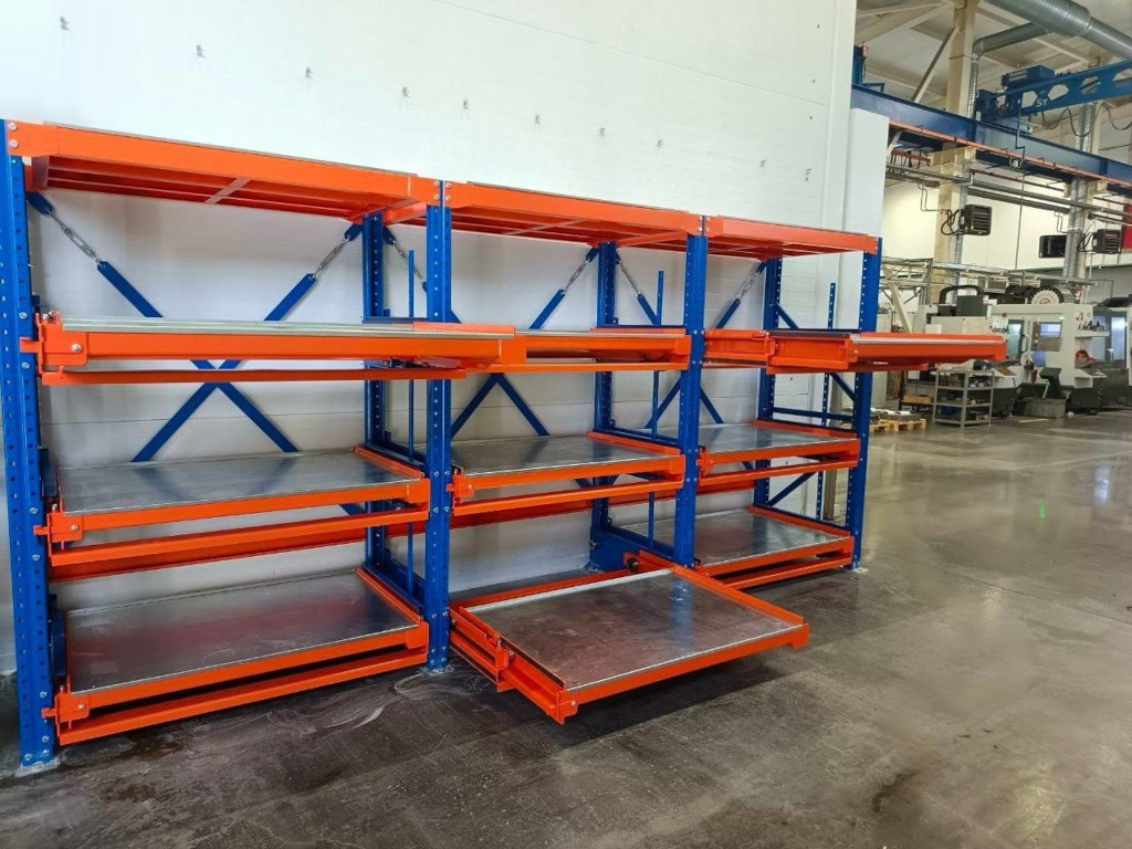 Стеллажи с выдвижными платформами