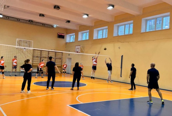 дружеский матч по волейболу с нашим участием