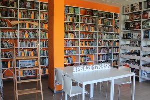 стеллажи для книг в читальном зале