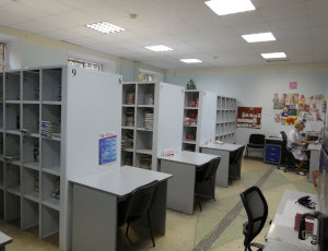 Двухсторонние стеллажи для карт в регистратуре